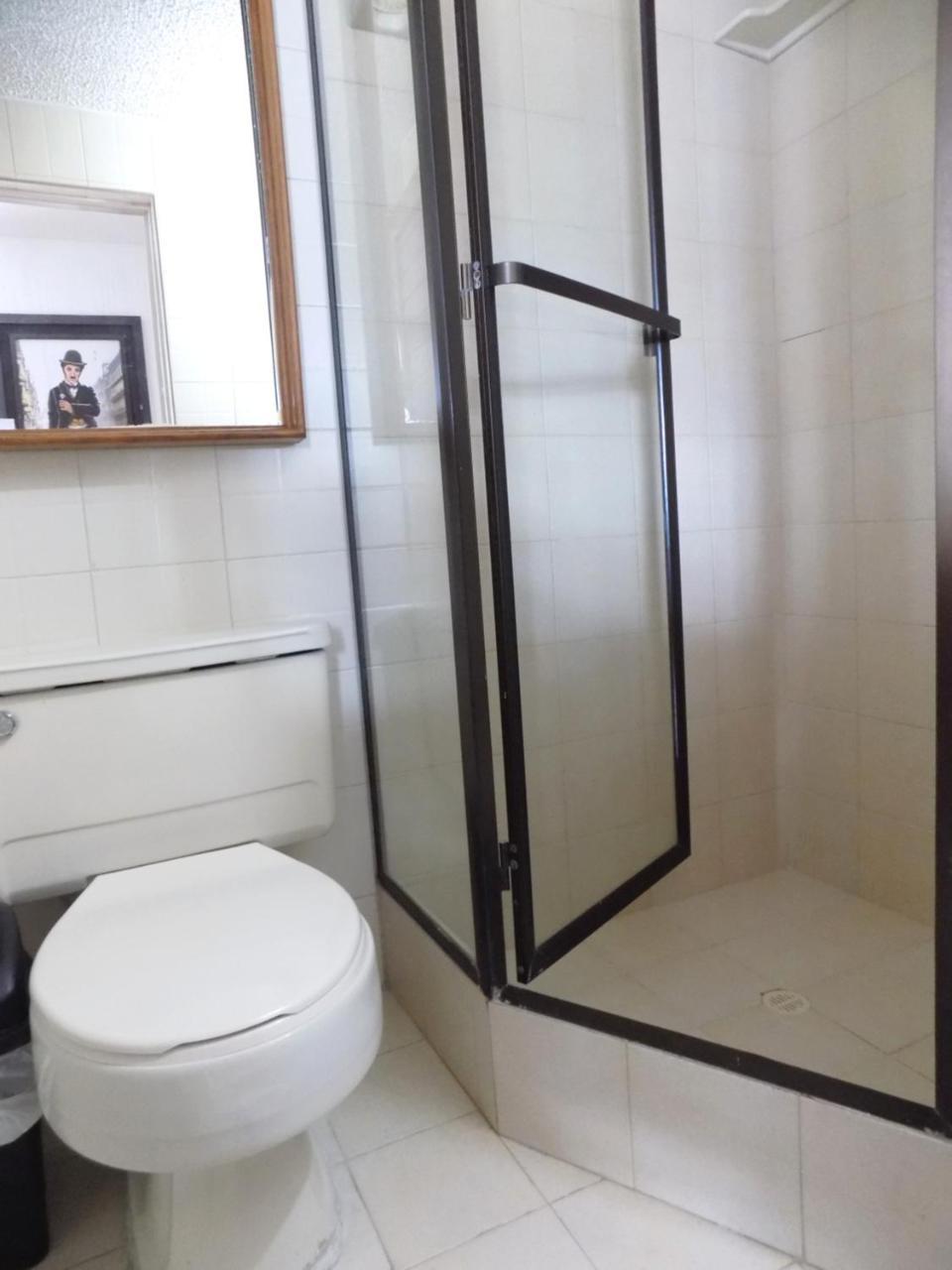 And Private Bathroom At Chapinero Alto Habitación en casa particular *